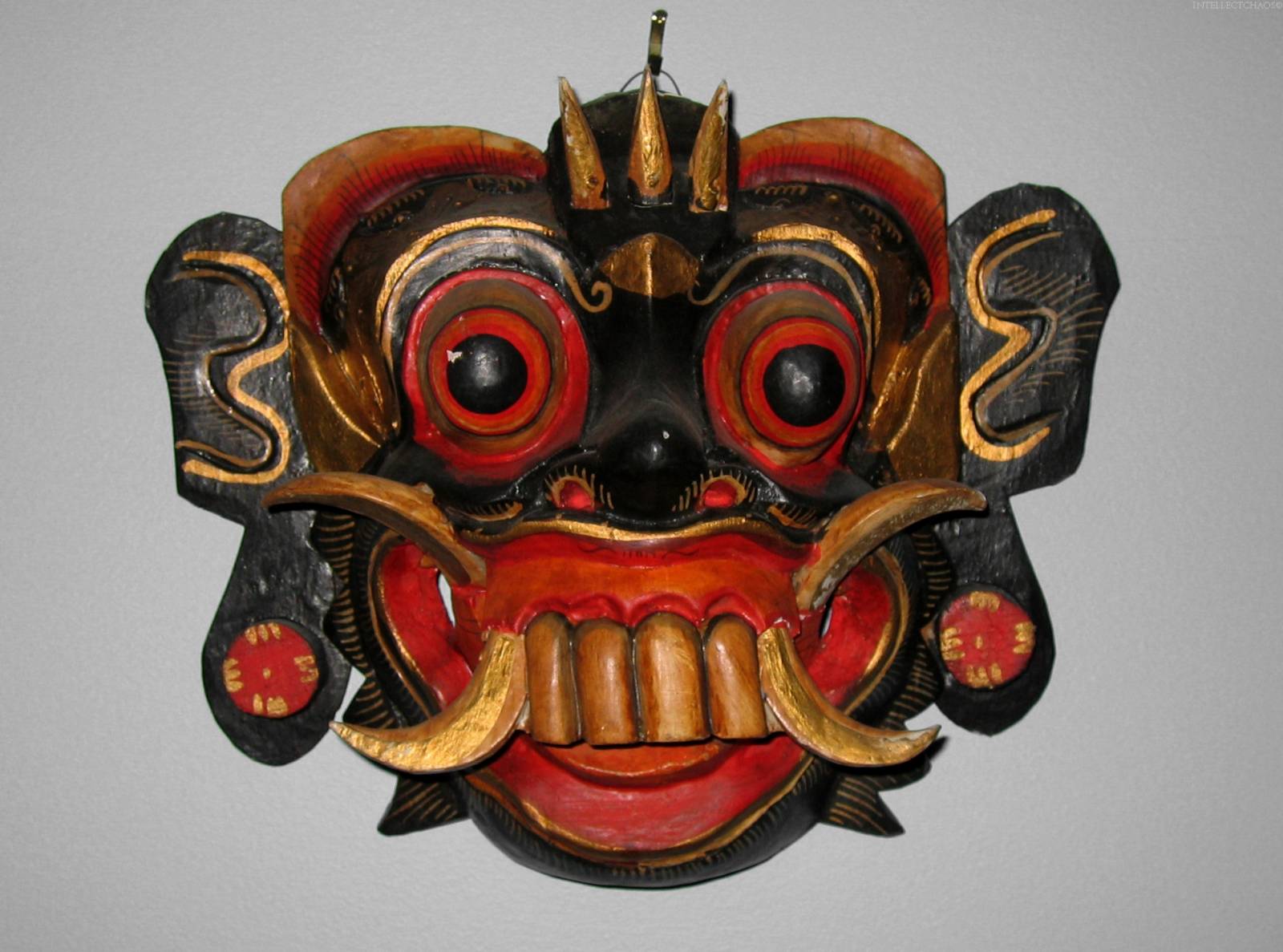 Древние китайские маски. Китайские маски. Маска дракона древний Китай. Ритуальные маски Китая.